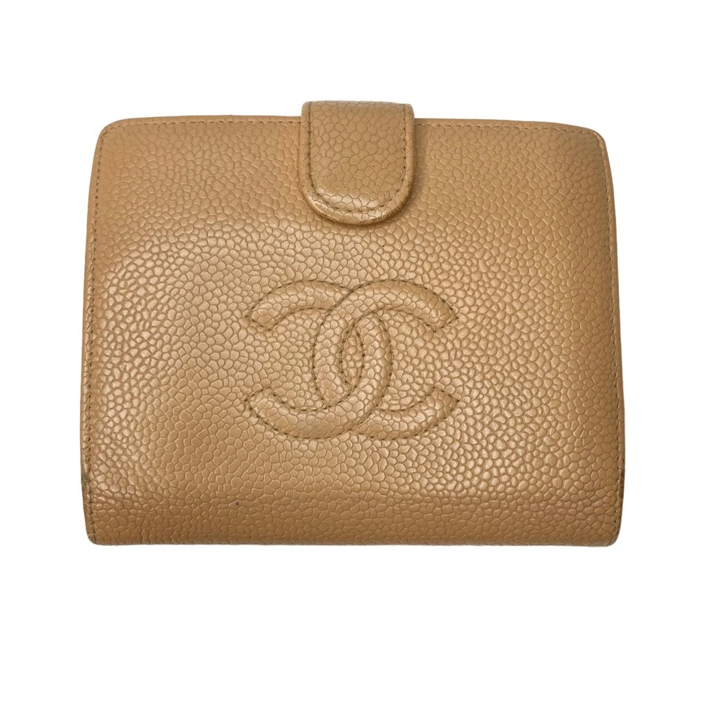 CHANEL Beige Pebbled Leather Bi-Fold Wallet - Picture 4 of 16